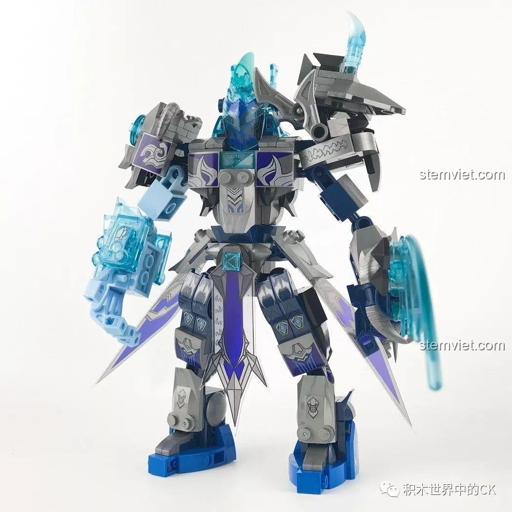 Mô hình Chiến Thần Băng Phong Quan Vũ SEMBO 11894 đã hoàn thành, nhìn từ phía trước.