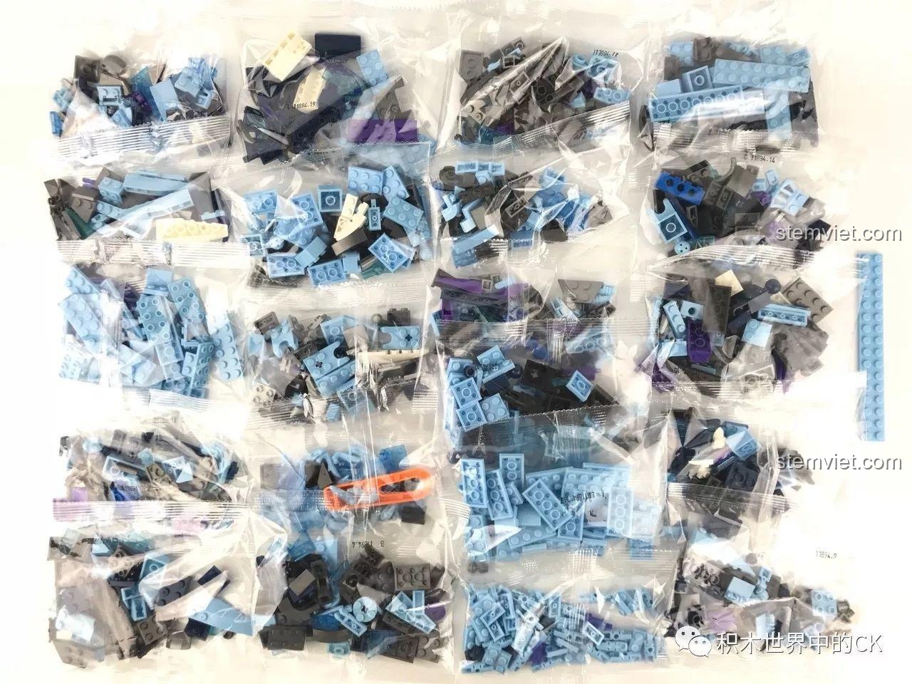 Các túi linh kiện của bộ đồ chơi lắp ráp SEMBO 11894 Chiến Thần Băng Phong Quan Vũ và Ngựa, chưa phân loại.