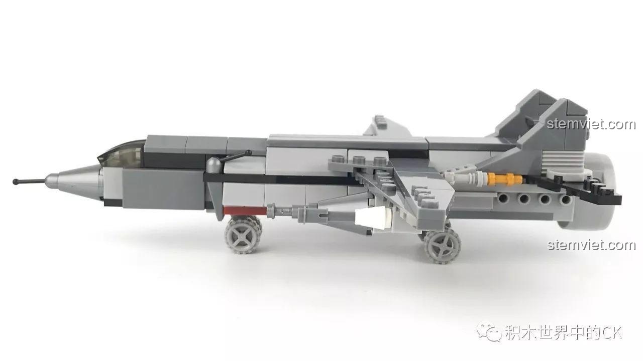 Bốn mô hình lắp ráp nhỏ độc lập từ bộ SEMBO 12170-12173: Tàu Tuần Tra, Trực Thăng, Tên Lửa, Máy Bay Tấn Công Bầu Trời.