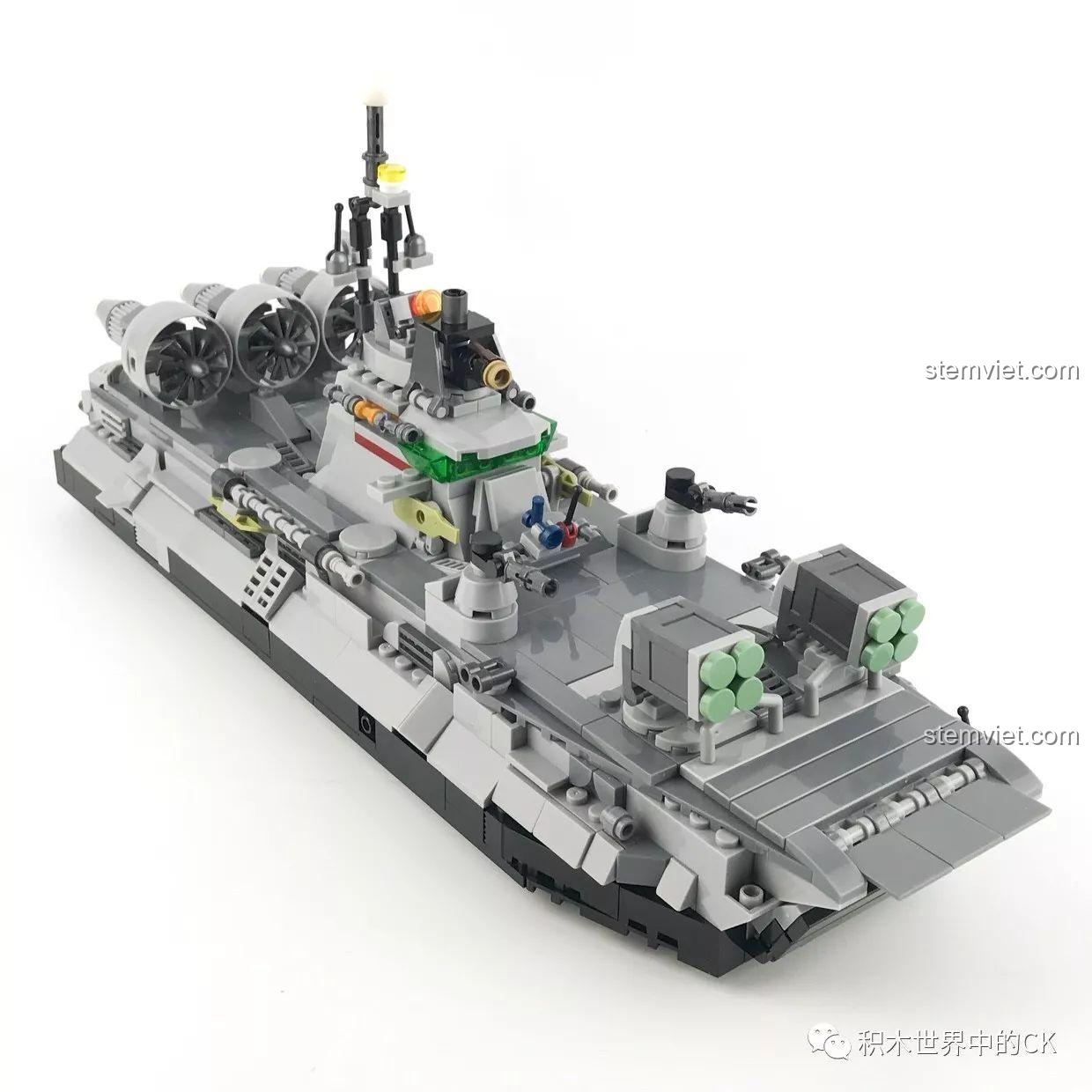 Chi tiết vũ khí phóng của Tàu Đệm Khí Bison SEMBO 12170-12173, với các ống phóng tên lửa