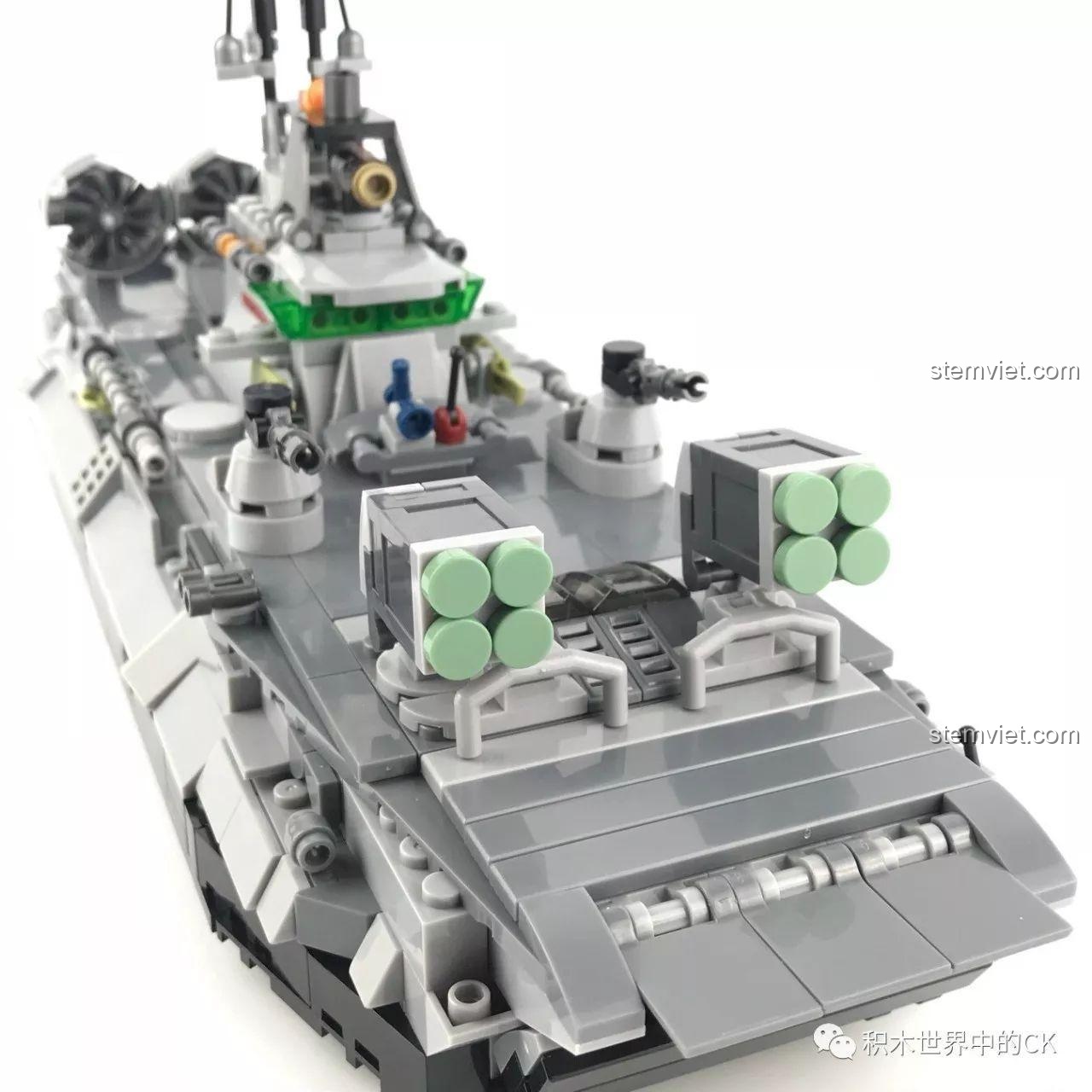 Mô hình lắp ráp SEMBO 12170-12173 Tàu Đệm Khí Bison hợp thể hoàn chỉnh, sẵn sàng trưng bày.