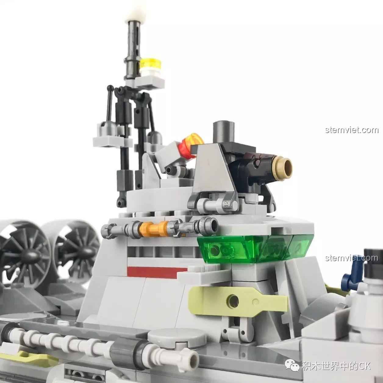 Mô hình lắp ráp SEMBO 12170-12173 Tàu Đệm Khí Bison hợp thể hoàn chỉnh, sẵn sàng trưng bày.