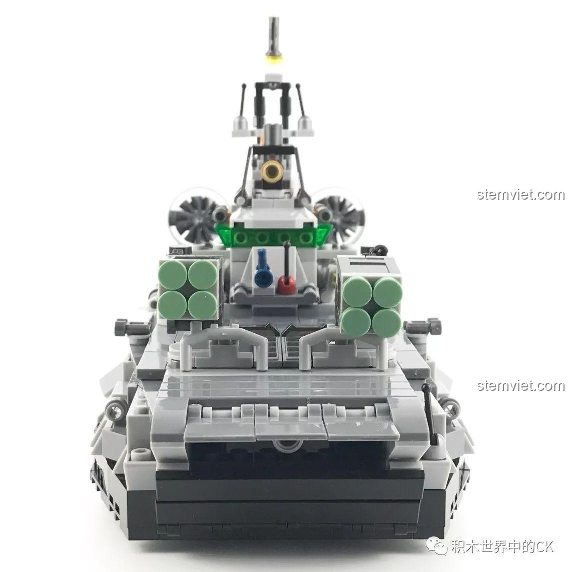 Mô hình Tàu Đệm Khí Bison SEMBO 12170-12173 nhìn từ trên cao, với các chi tiết vũ khí và radar