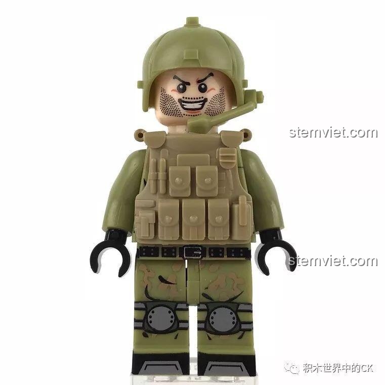 Minifigure lính hải quân bộ lắp ráp SEMBO 12172 nhìn từ bên cạnh, sẵn sàng chiến đấu