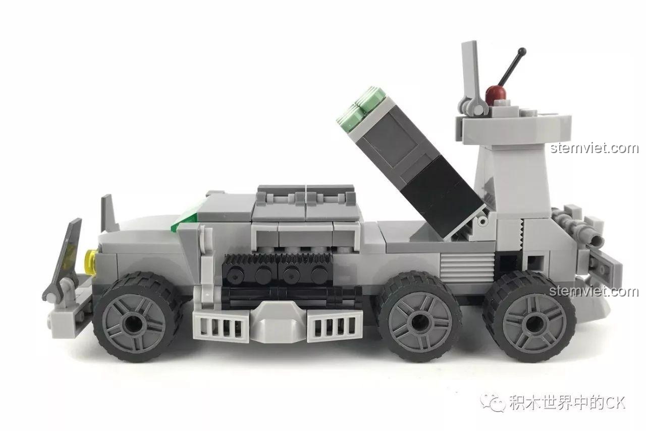 Xe Tên Lửa Siêu Thanh SEMBO 12171 nhìn từ bên cạnh, thể hiện thiết kế xe tải quân sự và bệ phóng tên lửa có thể nâng hạ.