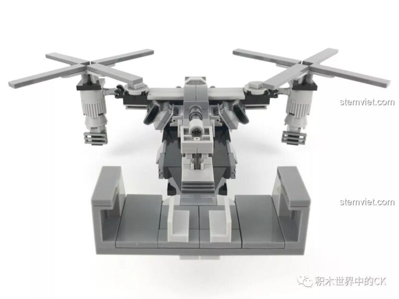 Mô hình Trực Thăng Cánh Nghiêng Tử Thần nhìn từ phía sau bộ lắp ráp SEMBO 12173 Tàu Đệm Khí Bison, đồ chơi mô hình quân sự cho bé trai 6 tuổi.