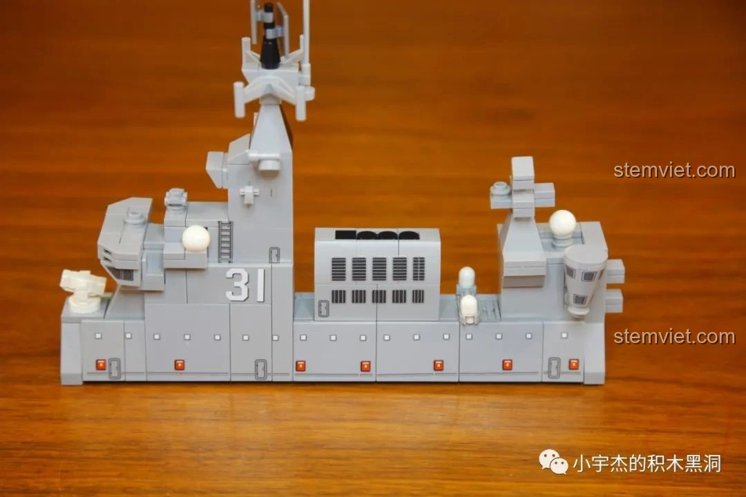 Phần đảo tàu của bộ lắp ráp SEMBO 202002 Tàu đổ bộ Hải Nam đã hoàn thành.