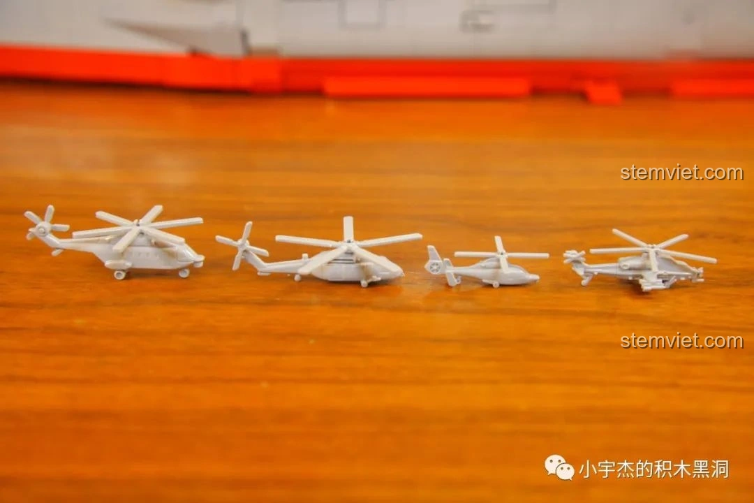 Bốn loại trực thăng khác nhau: Trực 8, Trực 9, Trực 18 và WZ10 từ bộ SEMBO 202002 Tàu Tấn Công Đổ Bộ Type 075.