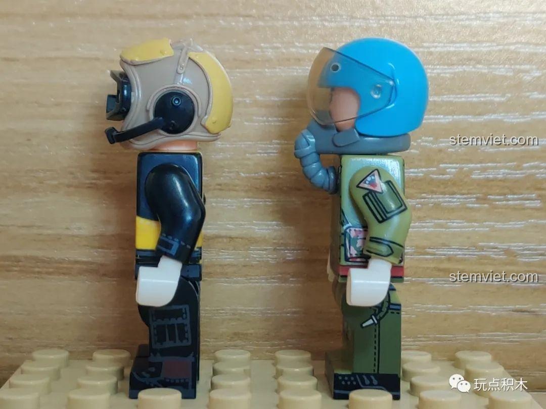 Hai minifigures phi công và nhân viên mặt đất trong bộ J-15 Cá Mập Bay 202037.