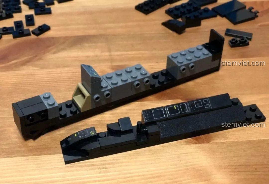 Minifigures từ bộ lắp ghép Sembo 202119 Trực thăng tấn công Z-10, mặt sau trang phục chi tiết, sẵn sàng chiến đấu