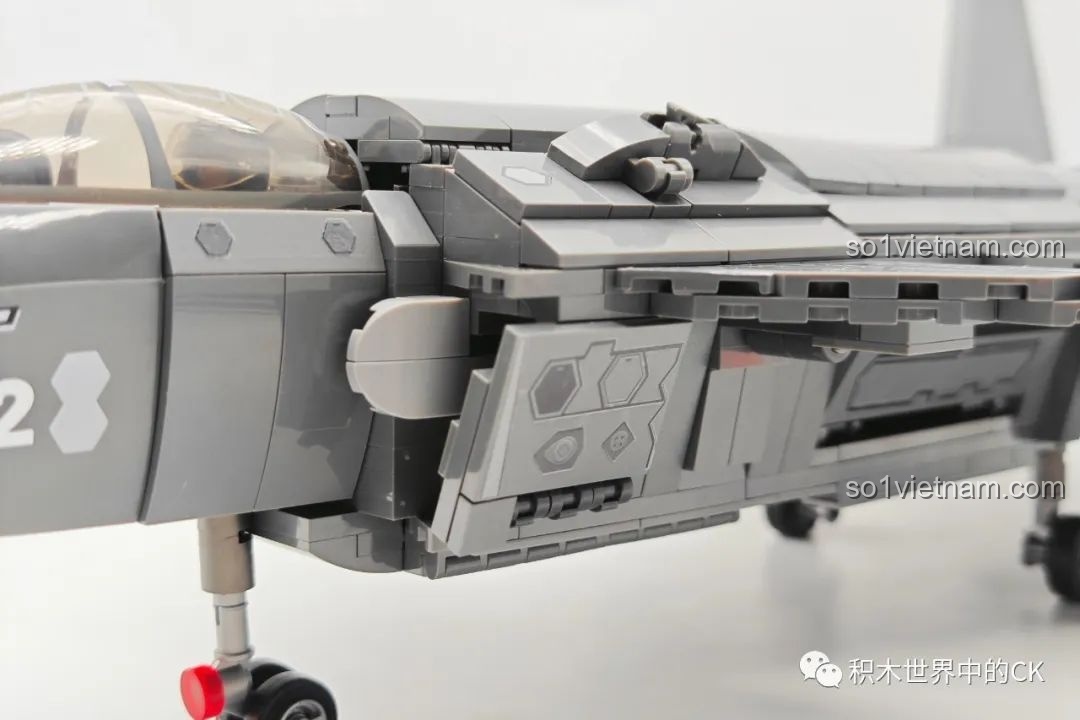 Chi tiết đuôi máy bay SEMBO 202198 J-20C với đèn LED