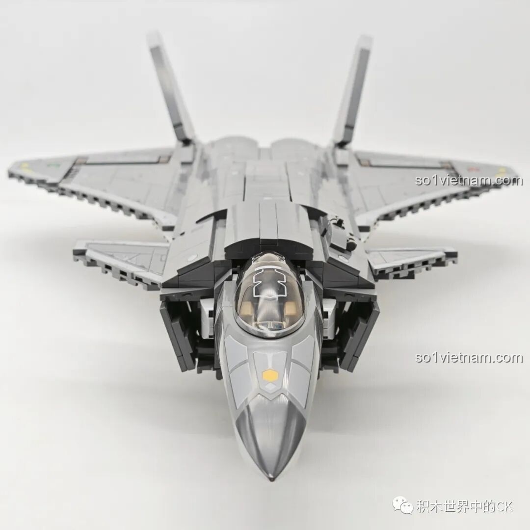 Chi tiết thân máy bay SEMBO 202198 J-20C, phần dưới