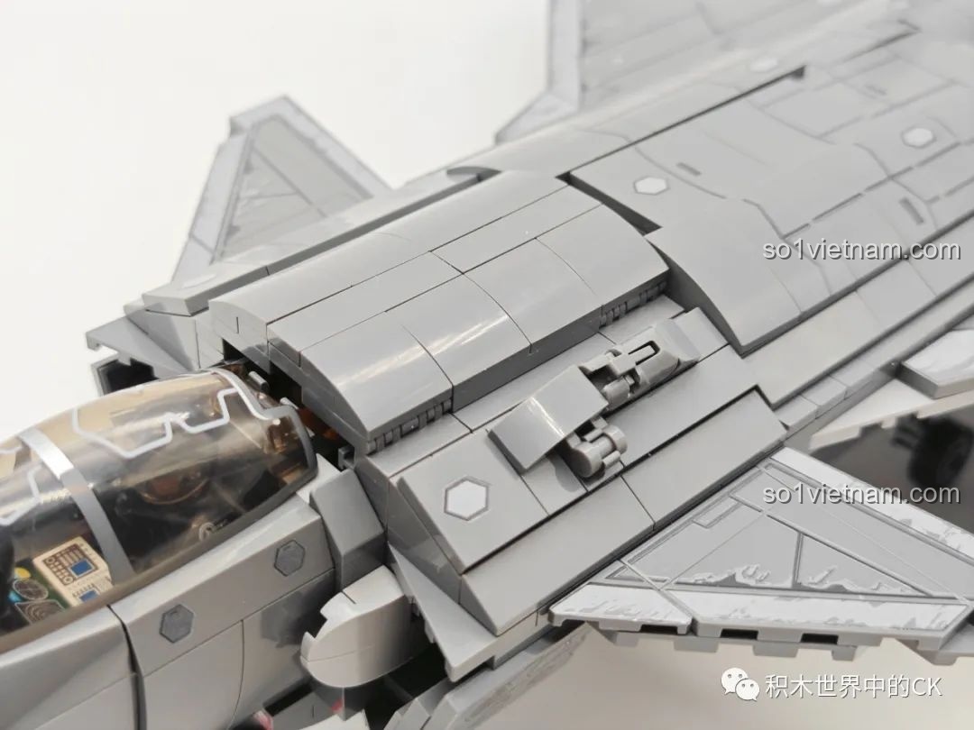 Chi tiết thân máy bay SEMBO 202198 J-20C với đèn LED