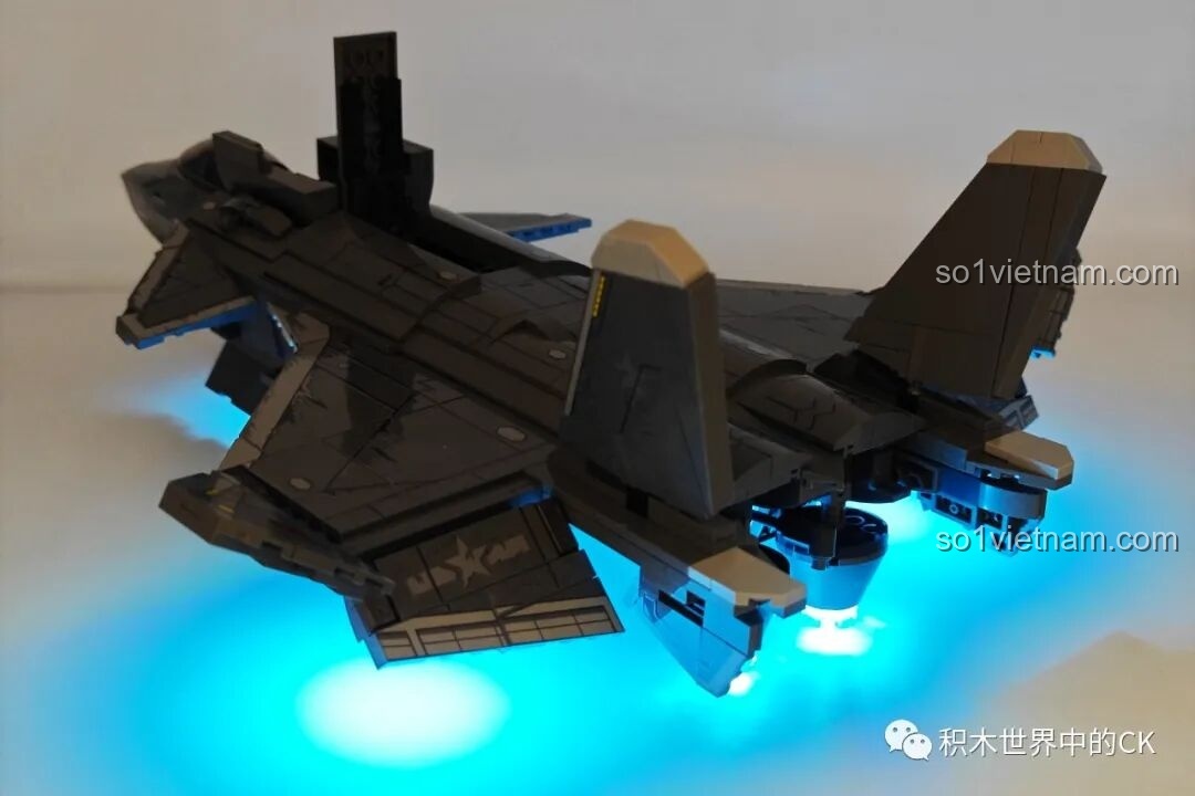 Khoang chứa vũ khí SEMBO 202198 J-20C với tên lửa và đèn LED