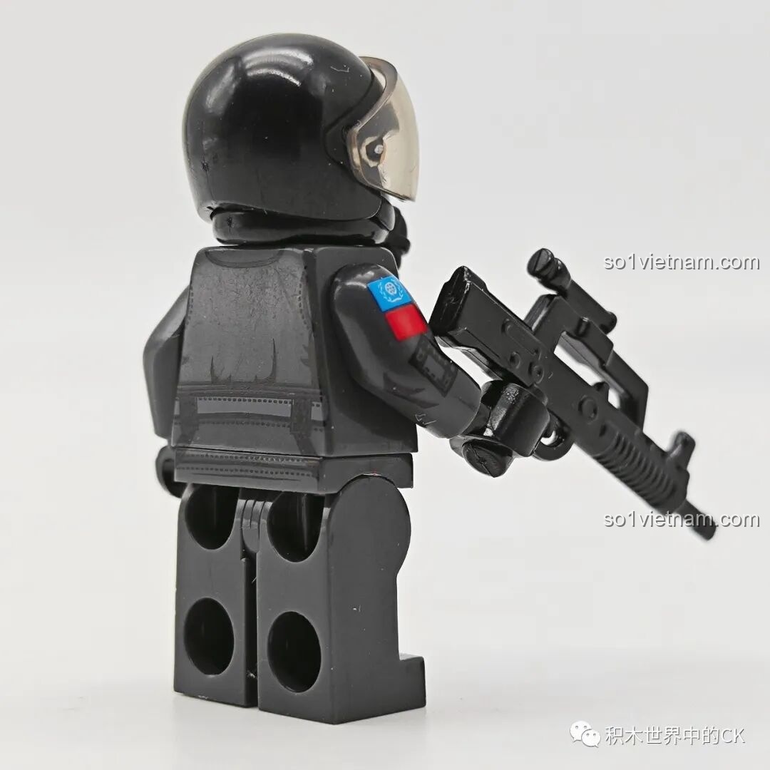 Mô hình SEMBO 202198 J-20C hoàn thiện, nhìn từ dưới lên