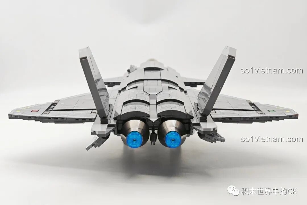 Mô hình SEMBO 202198 J-20C cùng các nhân vật mini