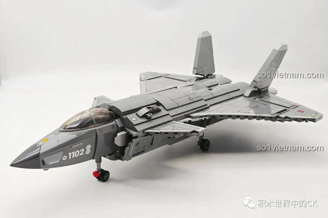 Mô hình SEMBO 202198 J-20C với đèn LED sáng