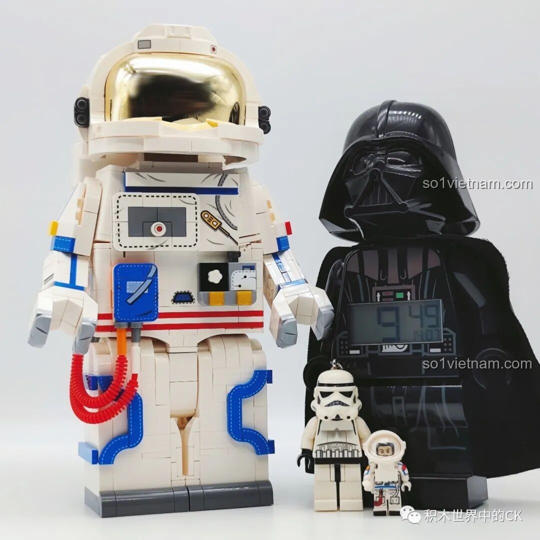 Cận cảnh chi tiết trên cánh tay phi hành gia SEMBO 203330