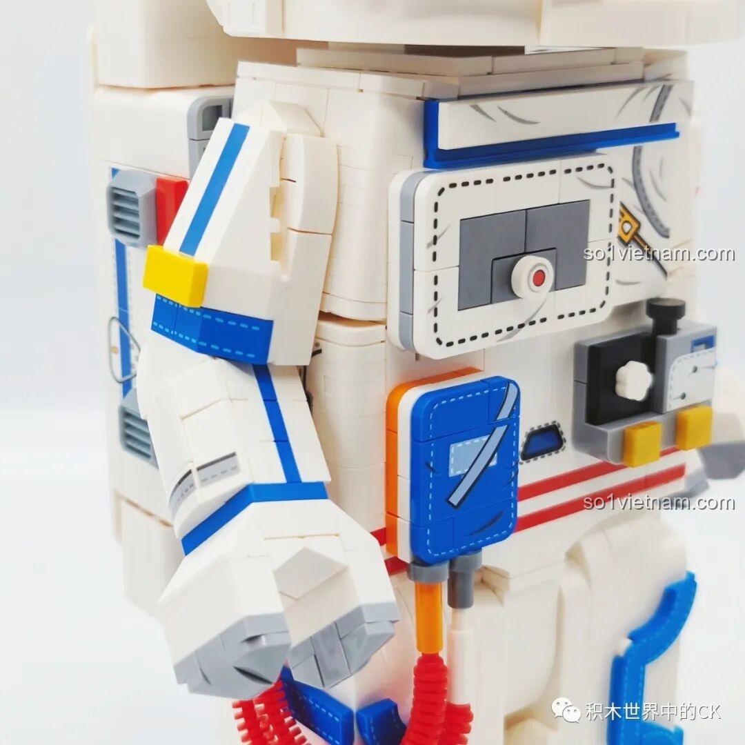 Thành phẩm SEMBO 203330 Phi hành gia Kỷ niệm Sea of Stars nhìn từ phía sau