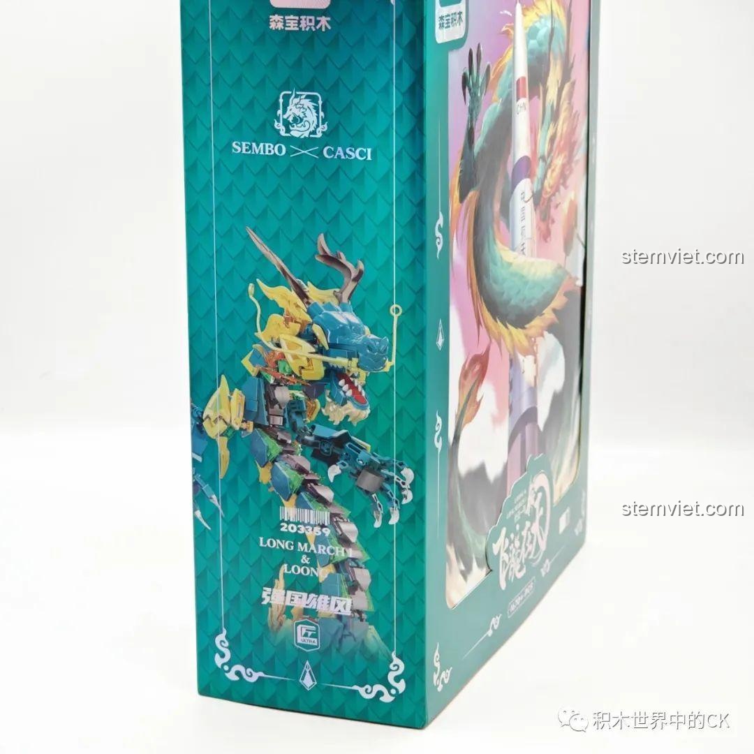 Mô hình Rồng và Tên lửa 203359 nhìn từ bên cạnh, thể hiện con rồng uốn lượn.