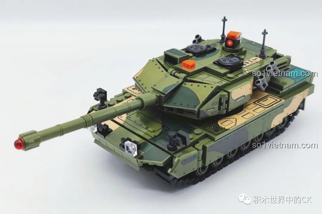 Mô hình xe bọc thép BVS10 hoàn chỉnh từ bộ lắp ráp SEMBO 207003.