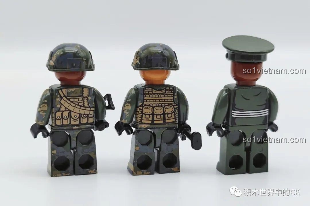 Chi tiết trang phục và in ấn trên các minifigures của bộ lắp ráp Xe Chống Phục Kích M-ATV SEMBO 207122.