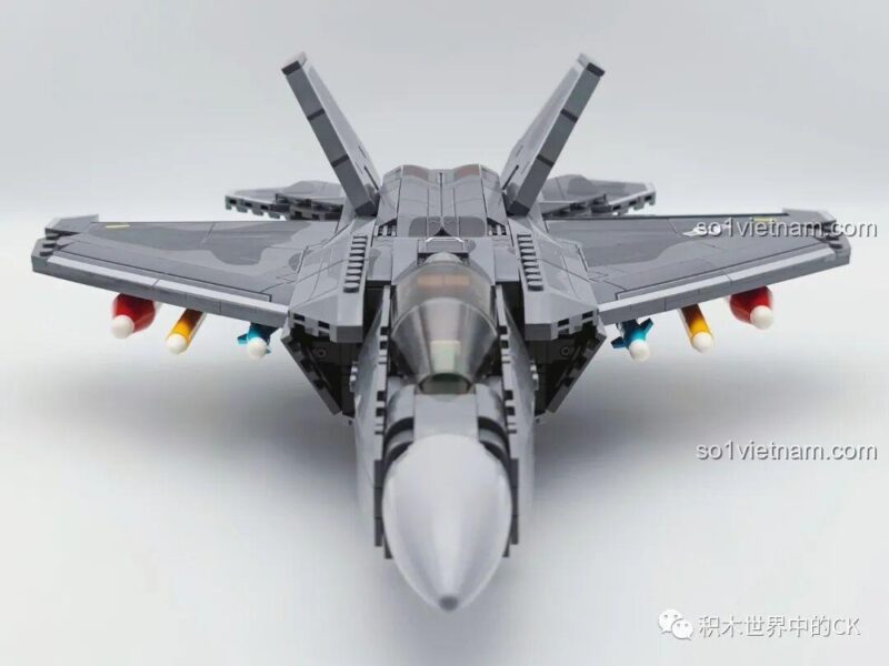 Xe ba bánh chở thùng của bộ đồ chơi mô hình Chiến đấu cơ F-22, tăng thêm kịch bản chơi.