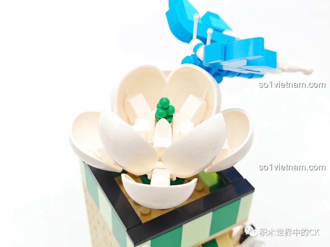 Tổng thể mô hình tiệm trà hoa nhài SEMBO 301094 Oriental Leaf với nhân vật minifigure