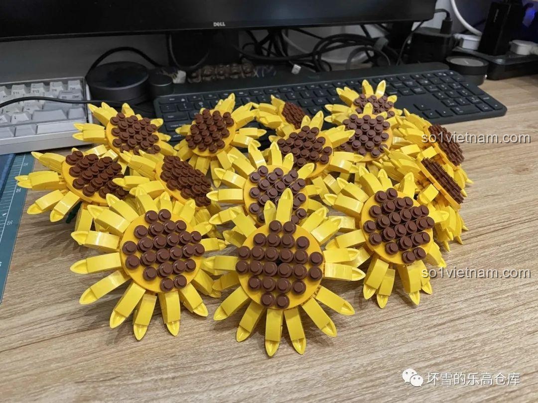 14 bông hoa hướng dương đã được lắp ráp hoàn chỉnh từ bộ SEMBO 601223, sẵn sàng để cắm vào bó.