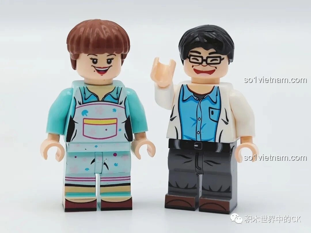 Minifigures con cái với biểu cảm vui tươi trong bộ lắp ghép Gia Hữu Nhi Nữ - Phiên Bản Kỷ Niệm 18 Năm.