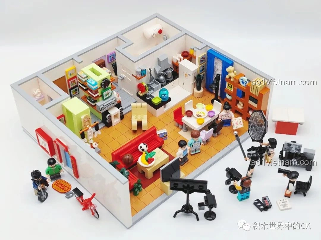 Mô hình bộ lắp ghép Gia Hữu Nhi Nữ - Phiên Bản Kỷ Niệm 18 Năm trong hộp trưng bày.