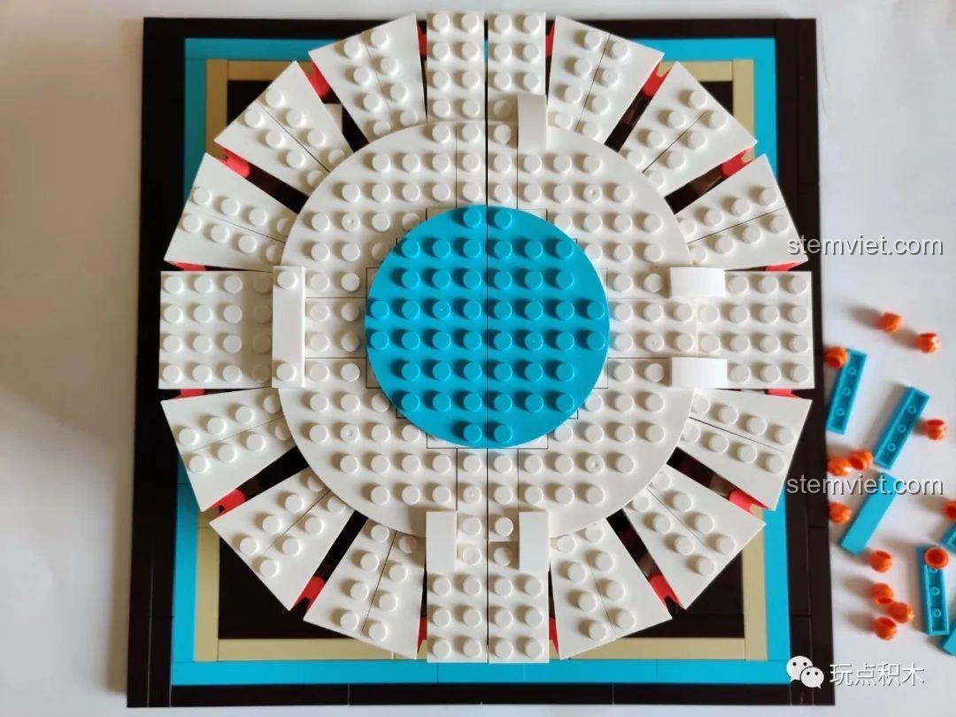 Thêm các chi tiết trang trí nhỏ trên bánh Sembo 601400 Bánh Kem Hộp Quà