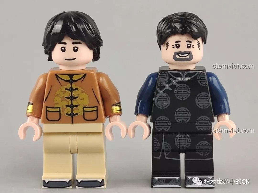 Hai minifigure của bộ đồ chơi lắp ráp SEMBO 601601 Quán Rượu Bồng Lai, với trang phục truyền thống.