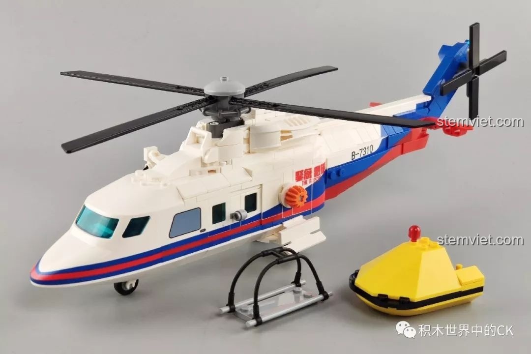 Mô hình trực thăng cứu hộ SEMBO 603201 Máy Bay Trực Thăng Cứu Hộ Khẩn Cấp Đông Hải đã hoàn thành cùng với thuyền cứu hộ và các phụ kiện.