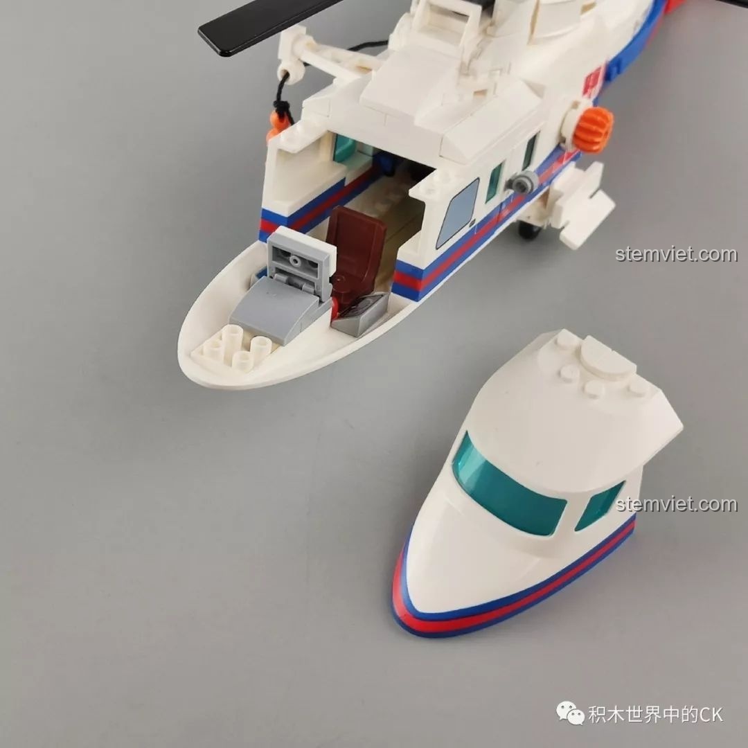 Cận cảnh móc cứu hộ có thể thu vào/thả ra của mô hình trực thăng cứu hộ SEMBO 603201 Máy Bay Trực Thăng Cứu Hộ Khẩn Cấp Đông Hải.