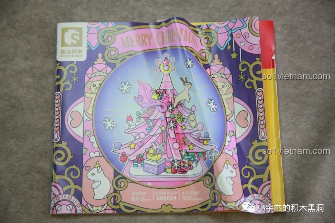 Sách hướng dẫn lắp ráp của bộ Cây Thông Noel Pha Lê SEMBO 605024, chi tiết và dễ hiểu.