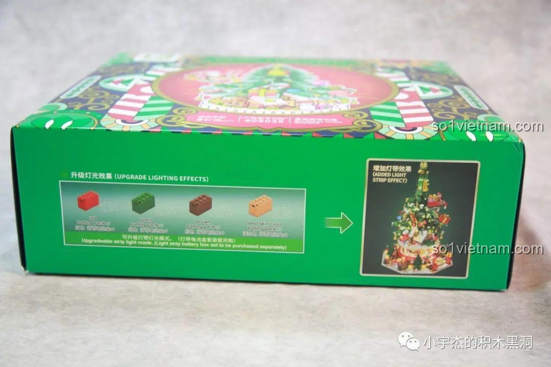 Thông tin về khả năng nâng cấp đèn LED cho bộ lắp ráp Cây Thông Giáng Sinh Nhạc Hội SEMBO 605025, cho phép mô hình thêm lung linh.
