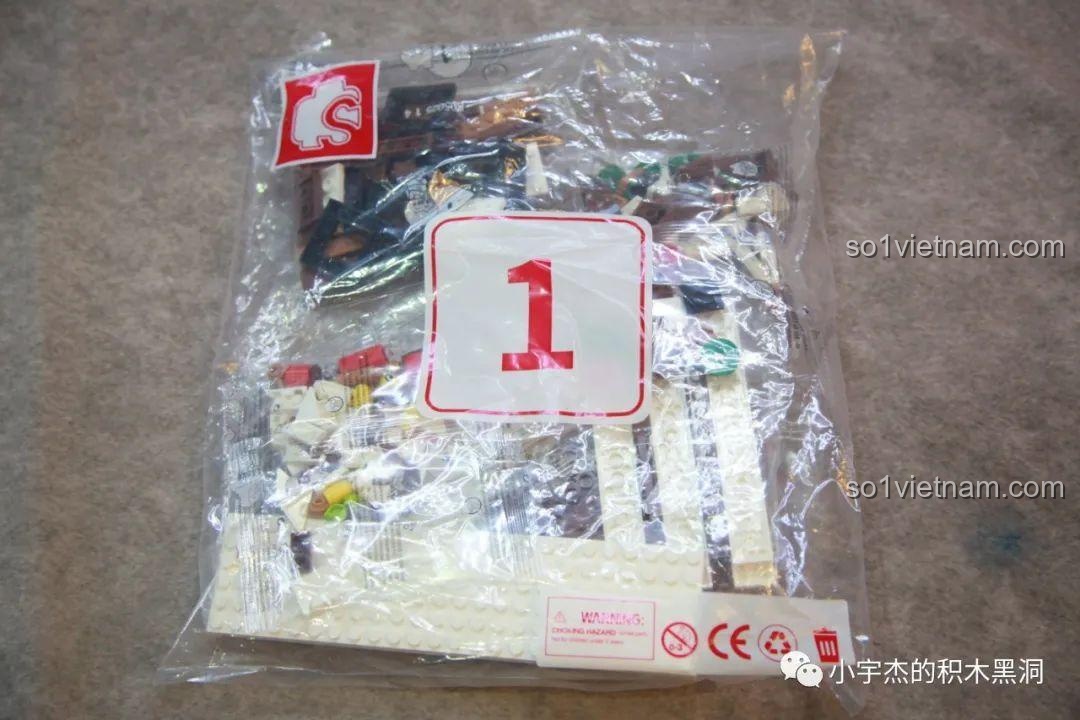 Túi mảnh ghép số 1 của bộ lắp ráp Cây Thông Giáng Sinh Nhạc Hội SEMBO 605025, chứa các mảnh ghép cơ bản cho phần đế.