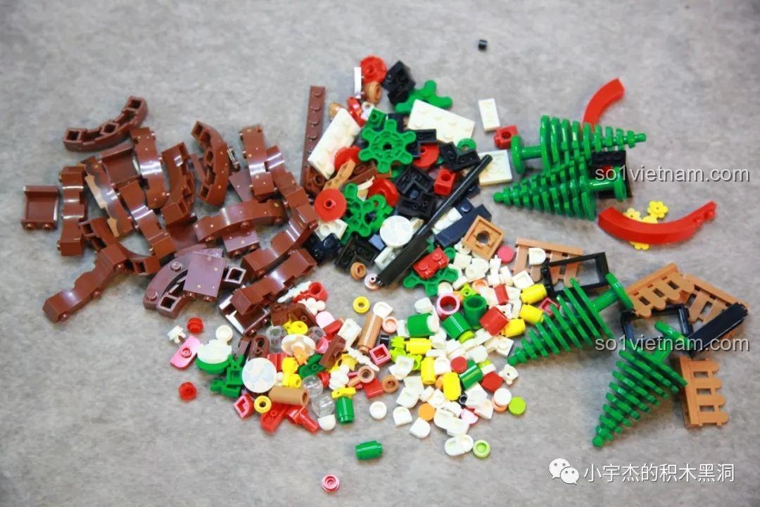 Túi mảnh ghép số 4 của bộ lắp ráp Cây Thông Giáng Sinh Nhạc Hội SEMBO 605025, chứa các mảnh ghép cho phần đế xoay.