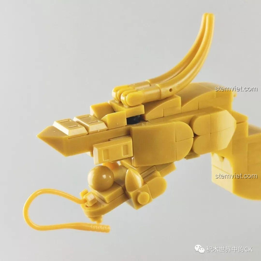 Cận cảnh đầu rồng của mô hình Tầm Long Xích SEMBO 605102, chi tiết tinh xảo, đồ chơi mô hình Thám Tử Phố Tàu 3.