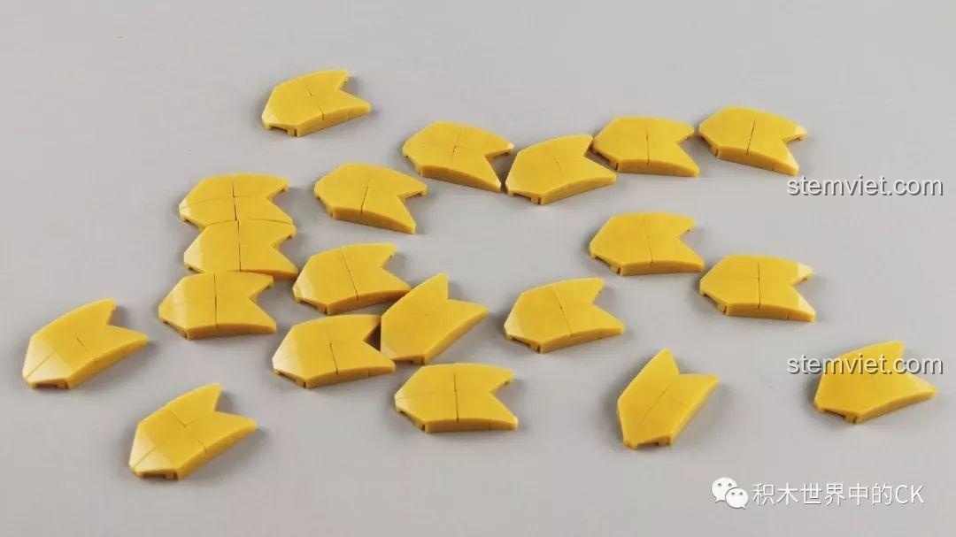 Các mảnh ghép màu vàng của mô hình Tầm Long Xích SEMBO 605102, chi tiết sắc nét, tạo nên vẻ đẹp của đồ chơi mô hình.