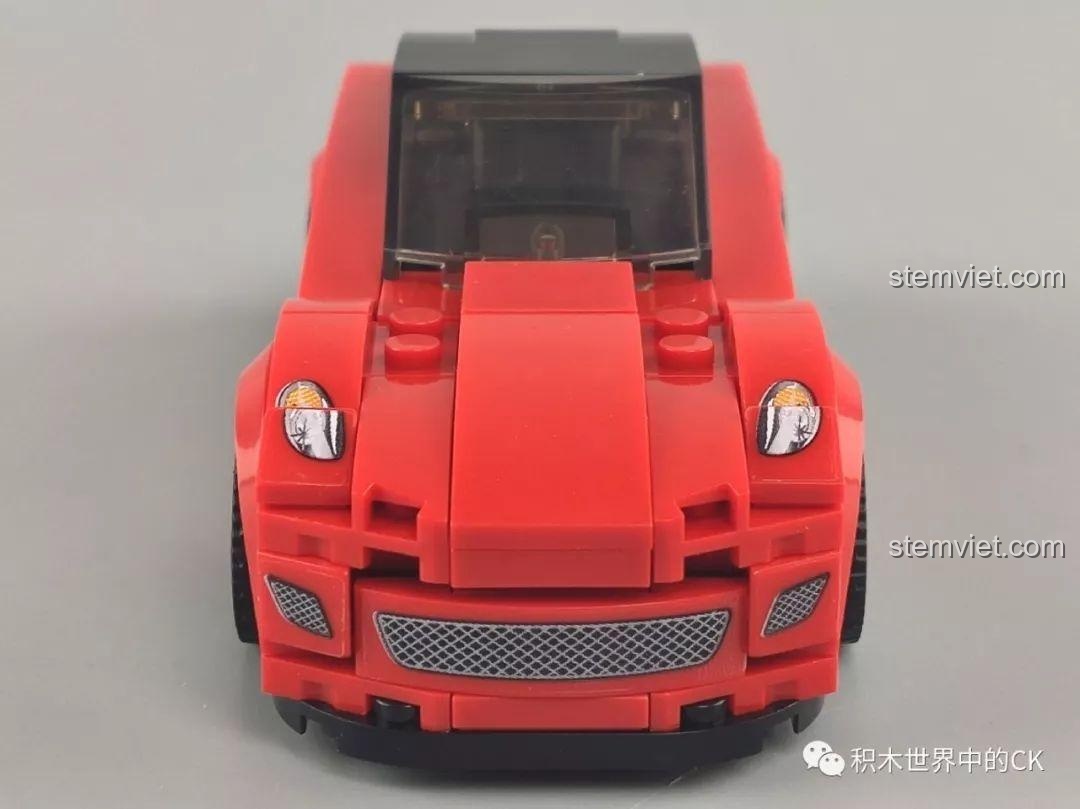 Mặt trước của mô hình xe đua màu đỏ Sembo 607049, nổi bật lưới tản nhiệt và đèn pha.