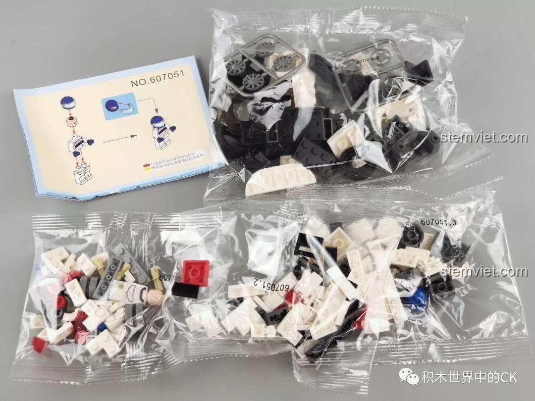 Góc nhìn ngang của mô hình xe đua BMW Z4 màu trắng Sembo 607051, thể hiện đường nét thể thao.