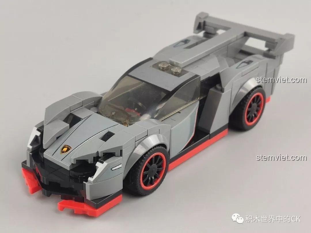 Góc nhìn 3/4 phía trước của siêu xe SEMBO 607057 màu xám, nổi bật với thiết kế khí động học.