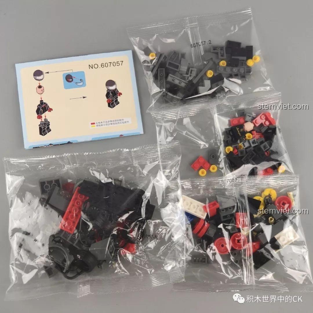 Các túi mảnh ghép và sách hướng dẫn lắp ráp cho bộ SEMBO 607057, sẵn sàng cho quá trình lắp ráp.