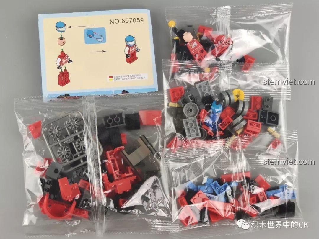 Các mảnh ghép của bộ lắp ráp Siêu xe Ferrari 488 Pista SEMBO 607059, chuẩn bị cho trải nghiệm lắp ráp.