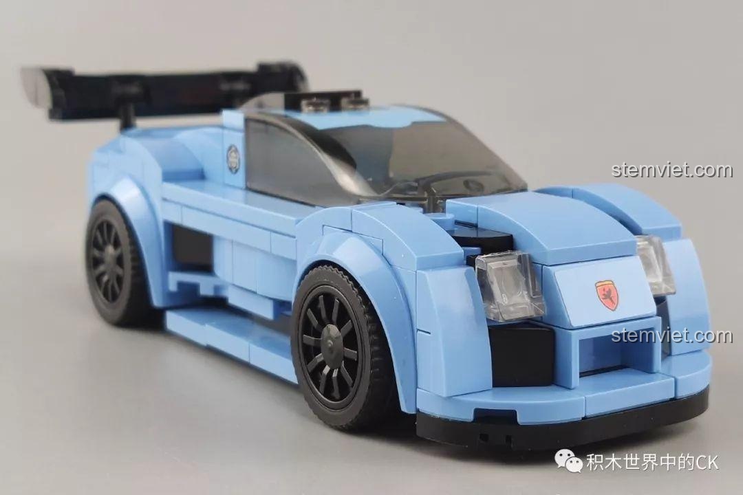 Chi tiết phần đầu của siêu xe SEMBO 607060 Apollo S, với đèn pha và logo.