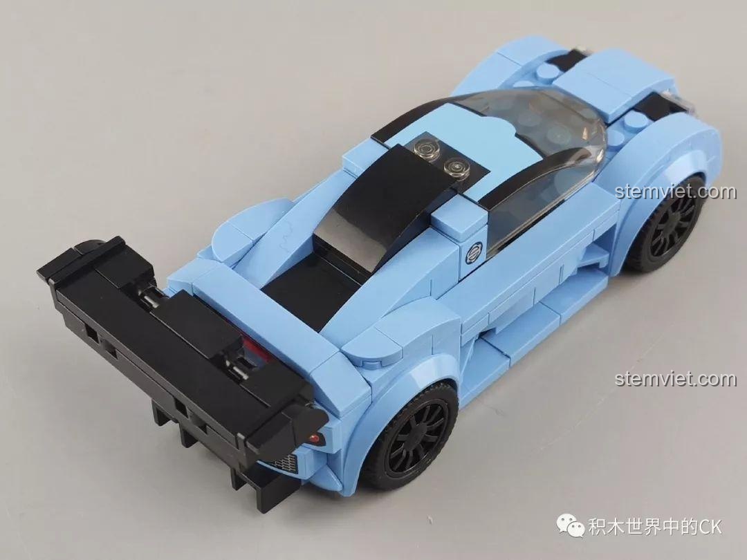 Mô hình siêu xe SEMBO 607060 Apollo S nhìn từ trên xuống, thể hiện sự cân đối và chi tiết.