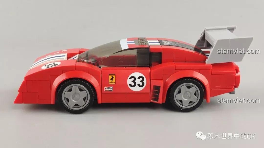 Mô hình xe đua SEMBO 607063 Xe Đua Ferrari BB512 Le Mans với nắp kính chắn gió tháo rời, cho phép đặt minifigure vào bên trong.