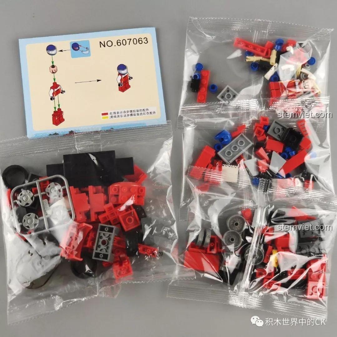 Các túi mảnh ghép và sách hướng dẫn của bộ lắp ráp SEMBO 607063 Xe Đua Ferrari BB512 Le Mans.